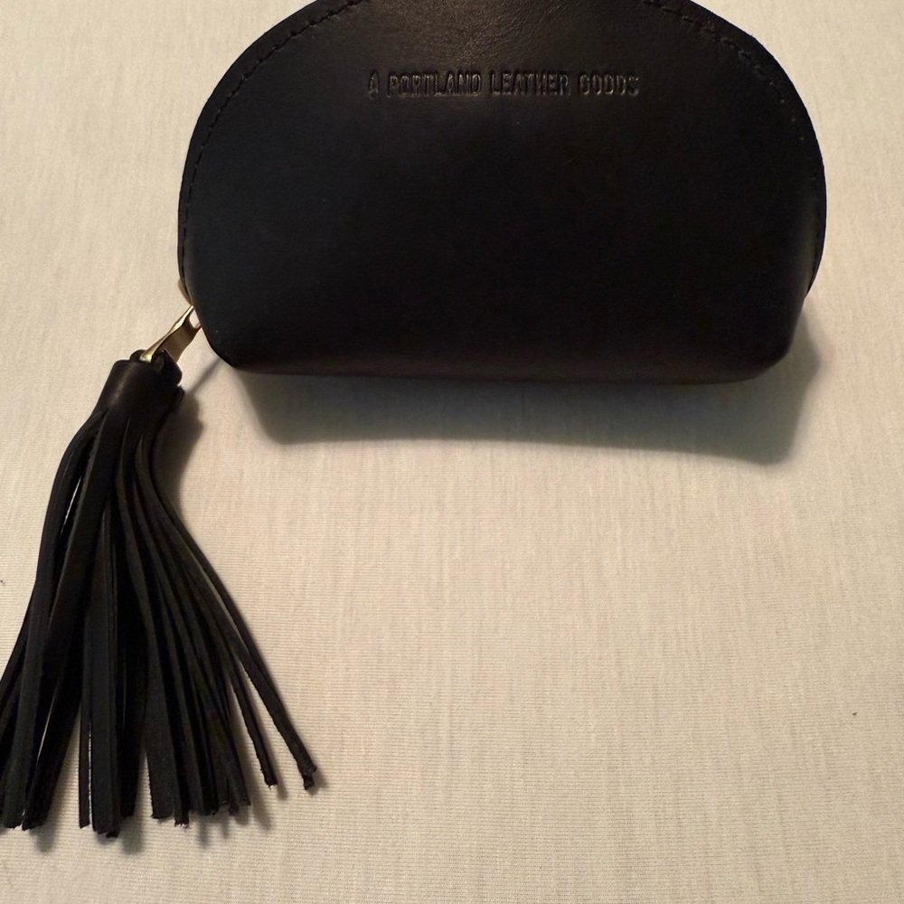 Portland Leather Black Taco Tassel Pouch